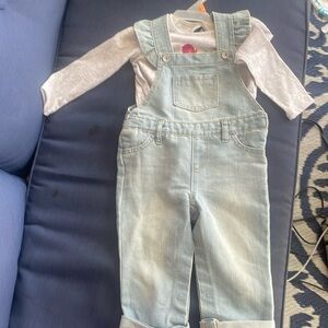 Children’s place two piece set (New without tags)